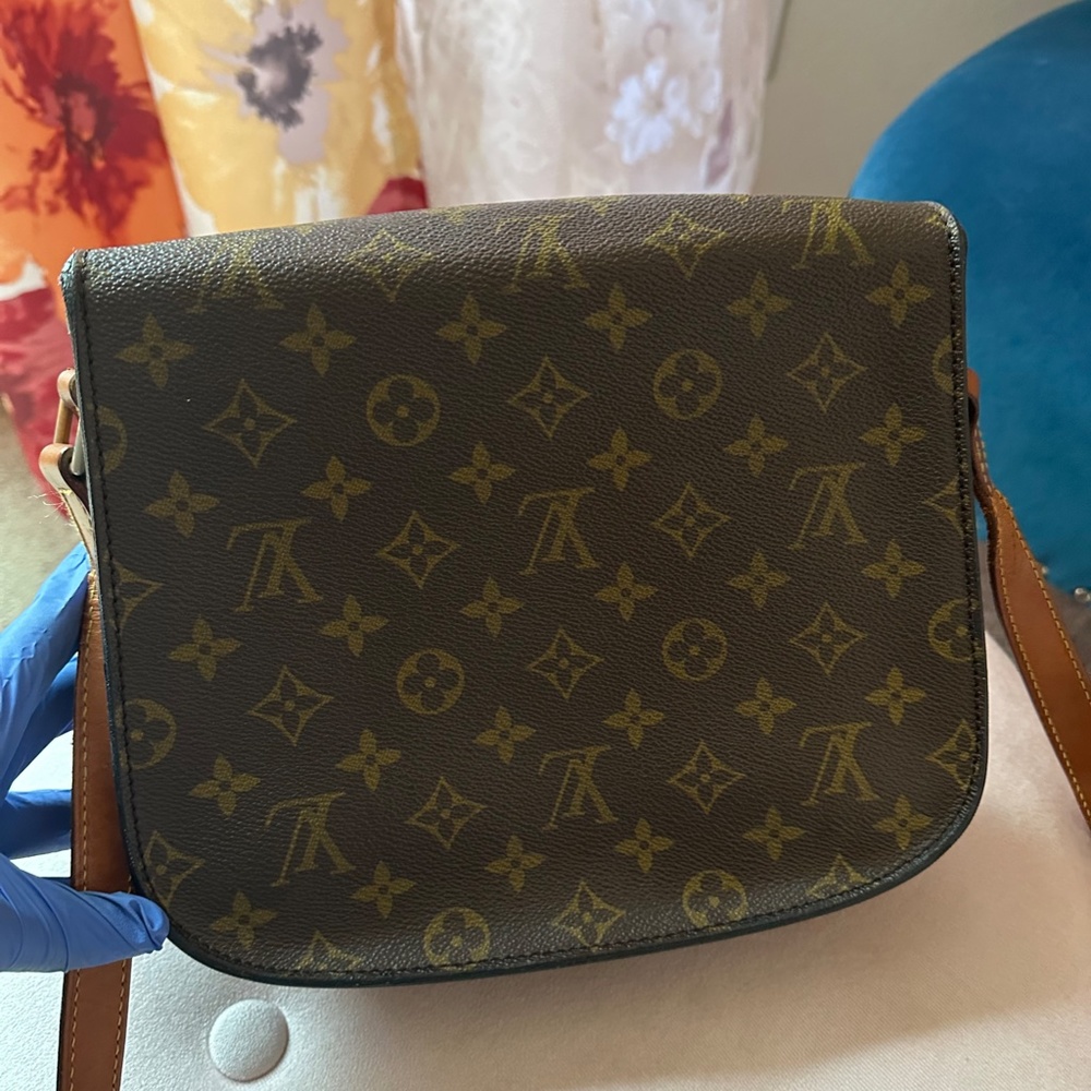 Authentic Louis Vuitton Saint Cloud GM Size Monogram Crossbody/Shoulder Bag - Picture 5 of 16
